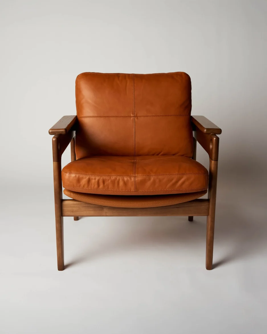 Fuju leather armchair