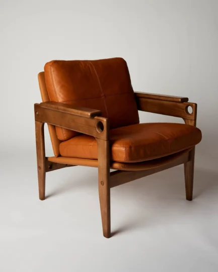Fuju leather armchair