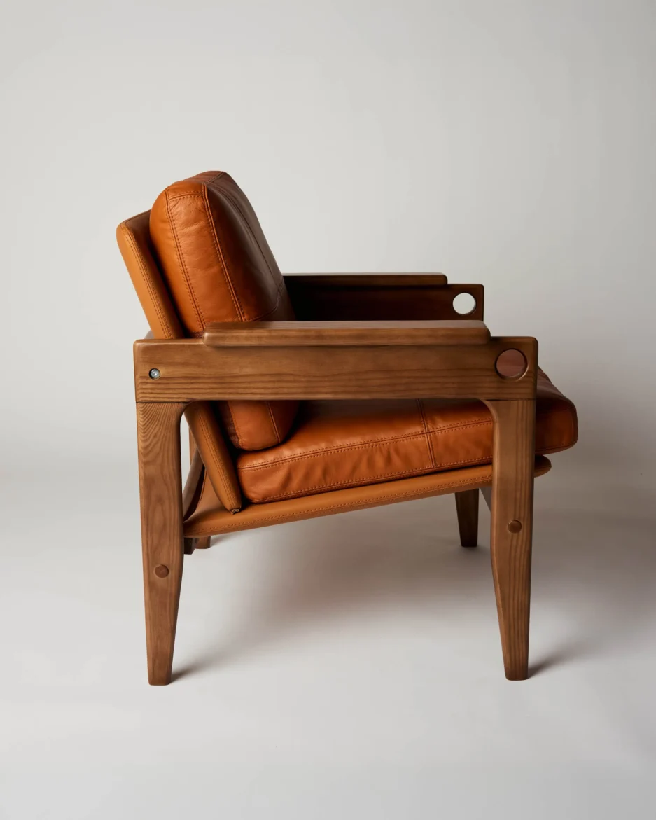 Fuju leather armchair
